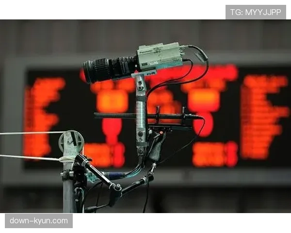 现场观众手机灯光干扰发球？联盟调查一起可能的违规场外干扰事件